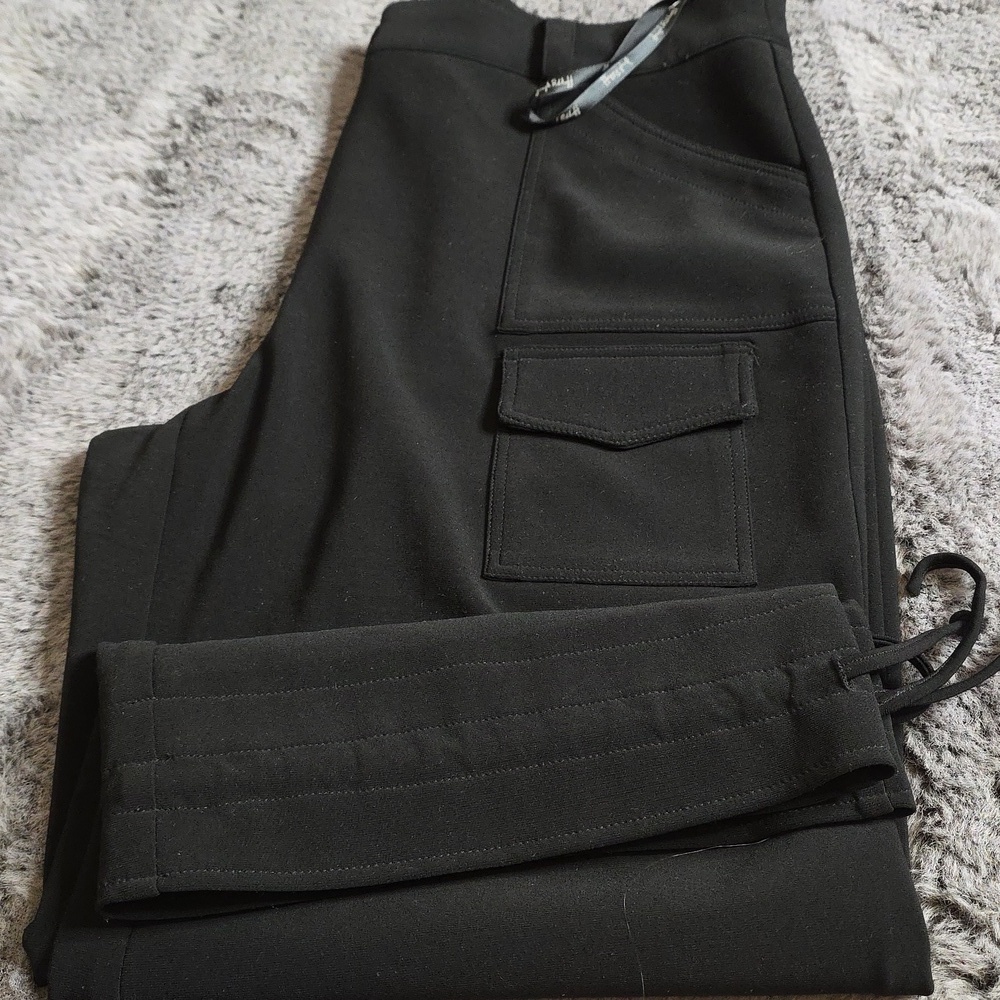 Joseph Ribkoff Culotte Capri front cargo Adjustable tie bottom Black size 14
